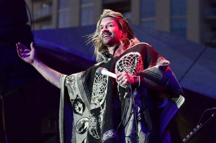 Who is Adam Lazzara Dating Now