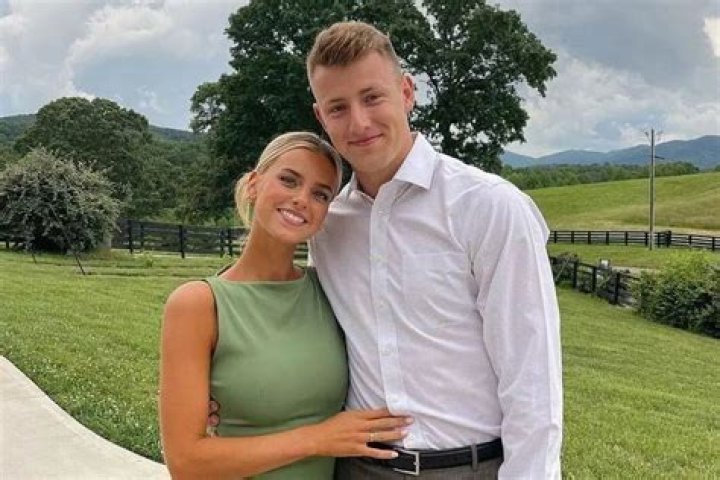 Who is Adrienne Jane Davis Dating Now