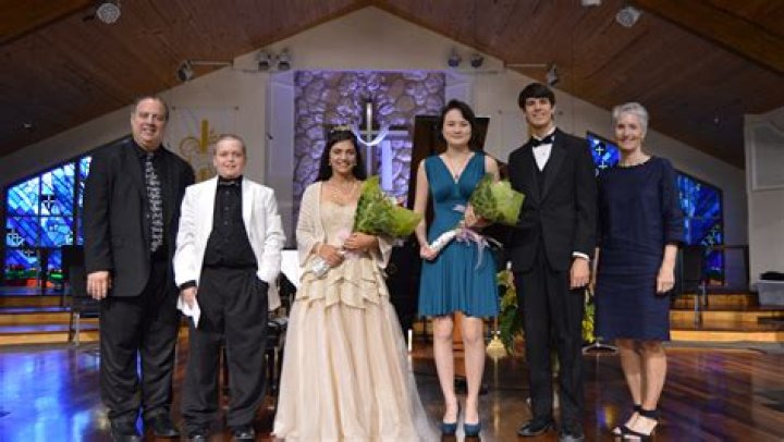 Who is Andrew Knott Dating Now?