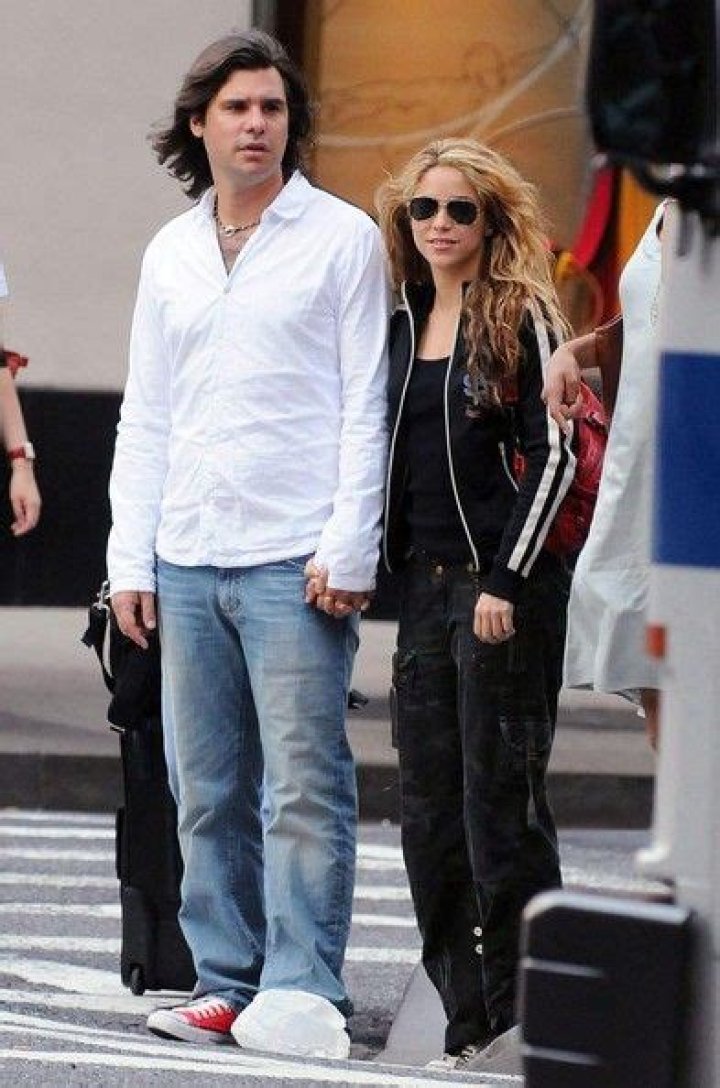 Who is Antonio De la Rua Dating Now