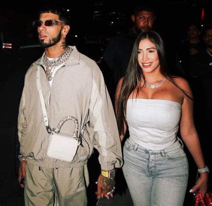 Who is Anuel AA Dating Now
