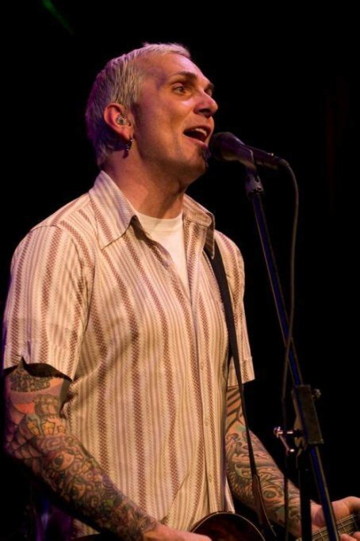 Who is Art Alexakis Dating Now