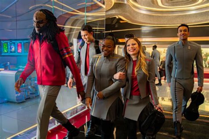 Who is B.Lou Dating Now