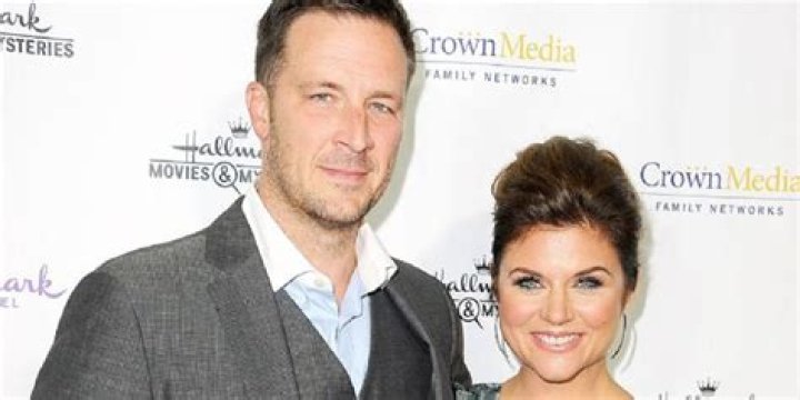 Who is Brady Smith Dating Now