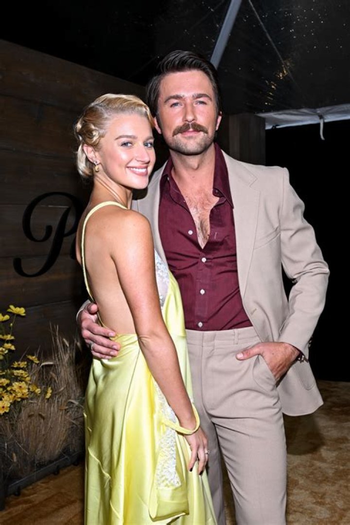 Who is Brandon Carter Dating Now