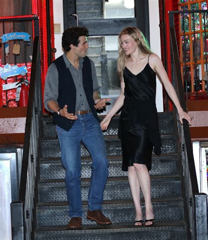 Who is Carolyn Rodriguez Dating Now