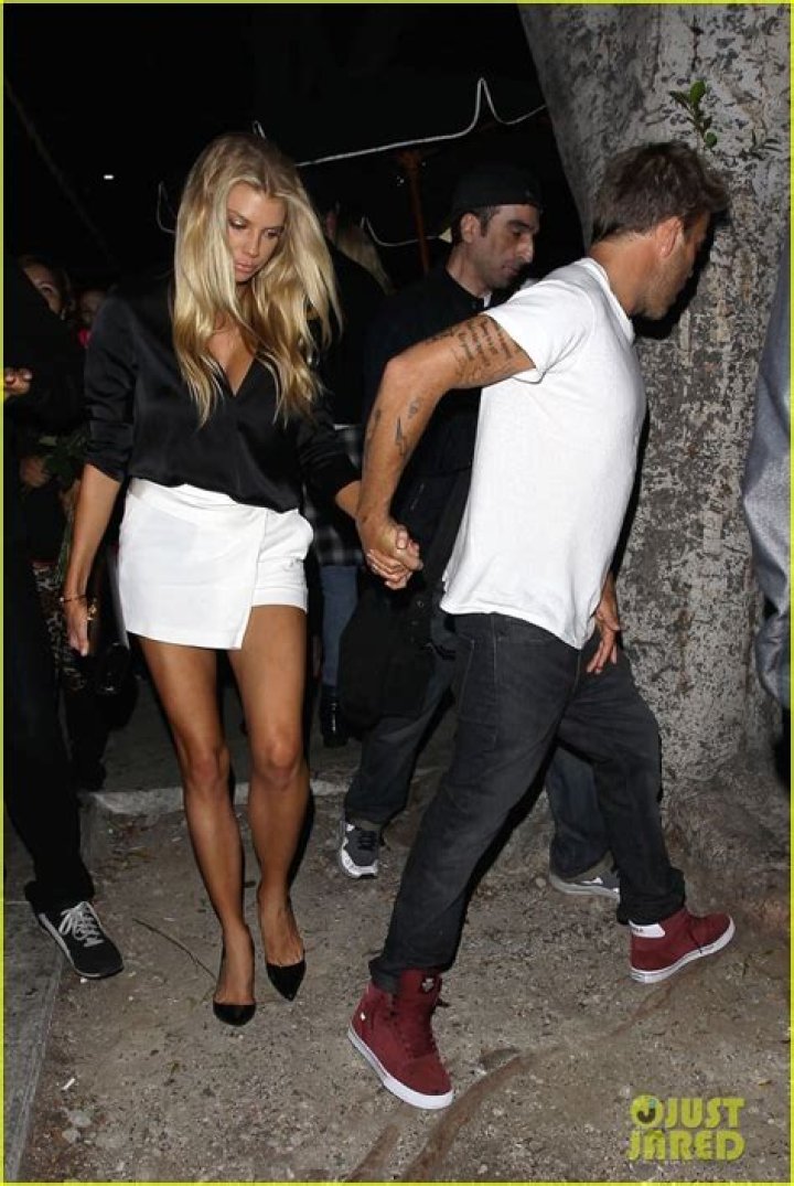 Who is Charlotte McKinney Dating Now