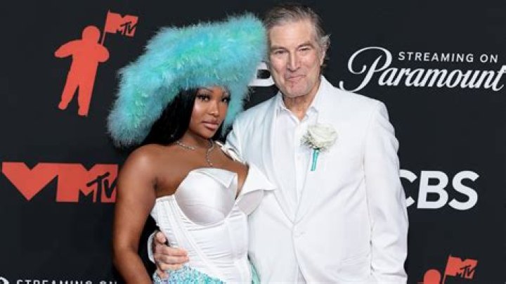 Who is Conna Walker Dating Now