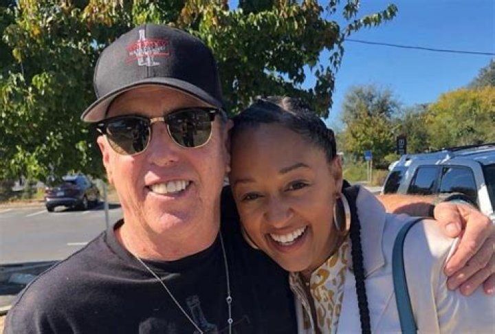 Who is Darlene Mowry Dating Now?