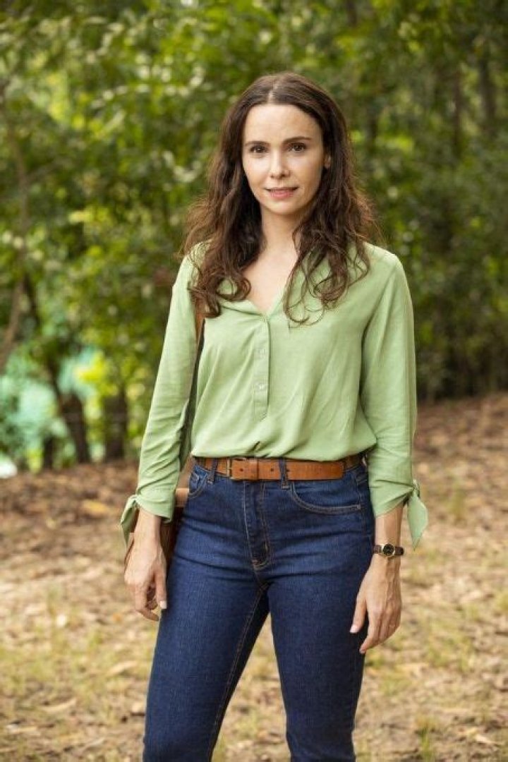 Who is Debora Falabella Dating Now?