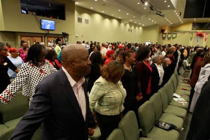 Who is Easy Lantana Dating Now?