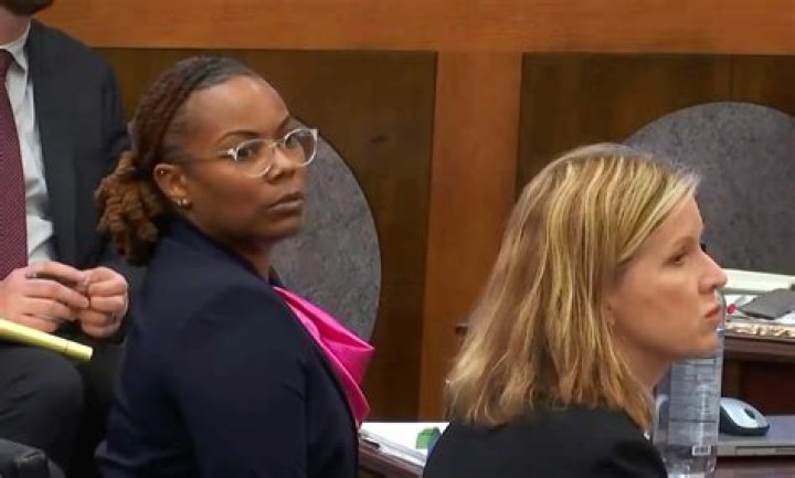 Who is Ebony Day Dating Now?