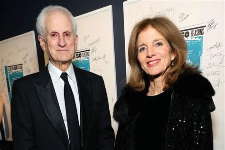 Who is Edwin Moses Dating Now