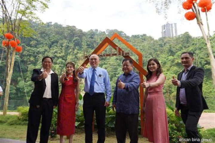 Who is Ehsan Alikhani Dating Now?