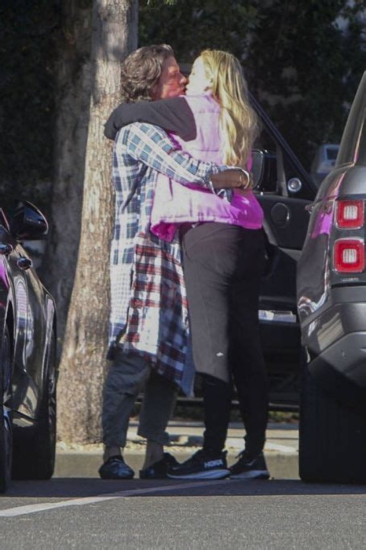 Who is Elizabeth Berkley Dating Now?