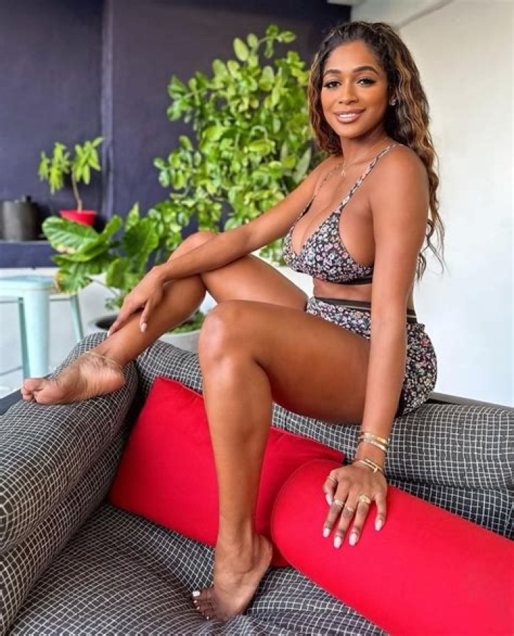 Who is Elle DaCruz Dating Now?