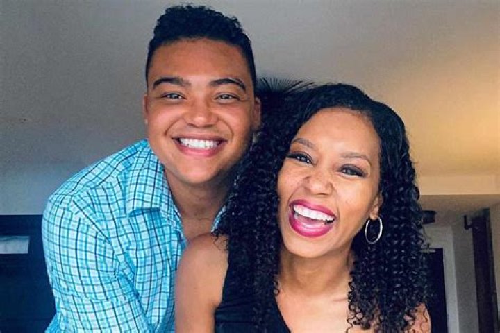 Who is Elliott Hulse Dating Now?