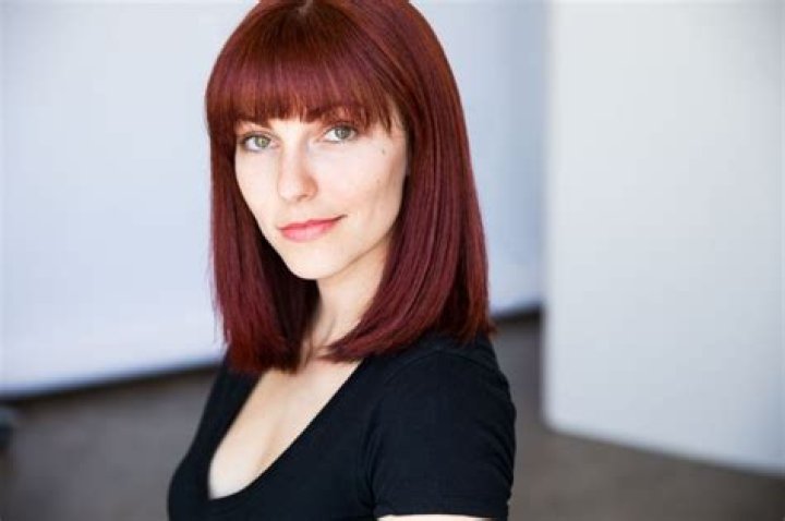 Who is Emily Morris Dating Now