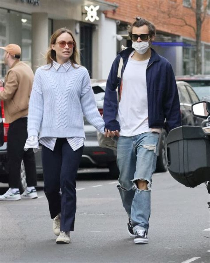 Who is Emma Ostilly Dating Now?