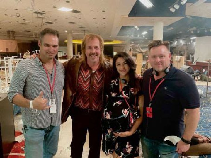 Who is Eric Lange Dating Now