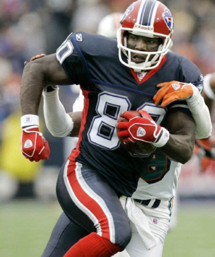 Who is Eric Moulds Dating Now