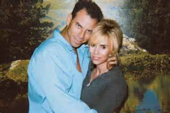 Who is Erik Jones Dating Now?