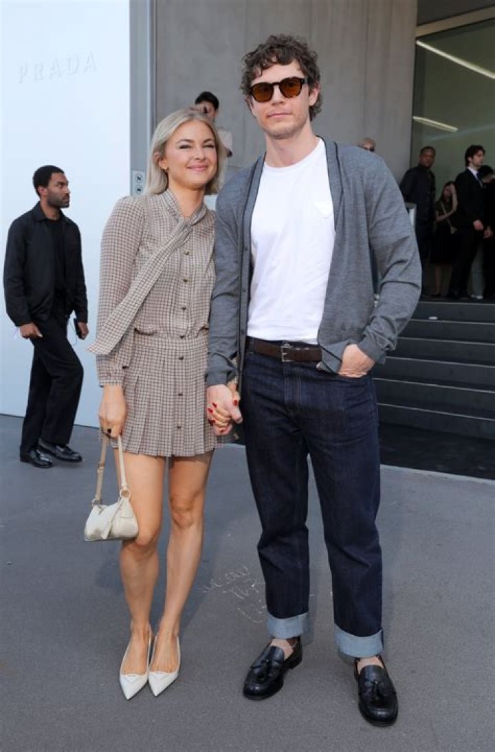 Who is Evan Peters Dating Now