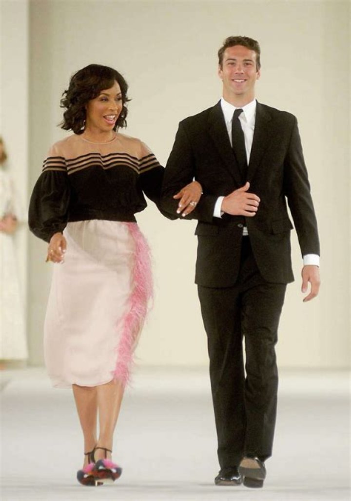 Who is Gina Gaston Dating Now?