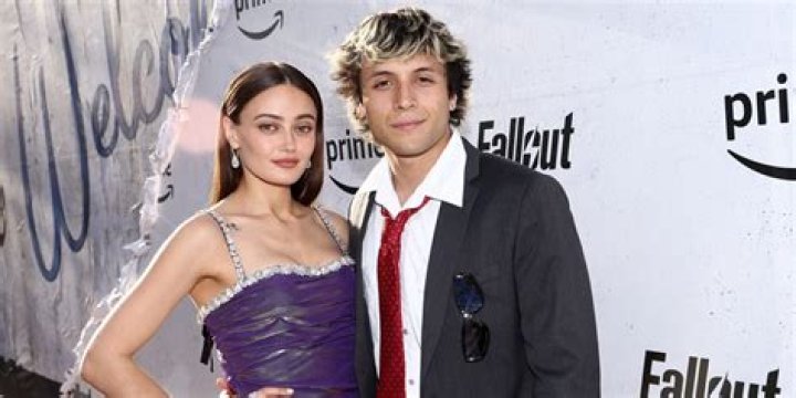 Who is Grayling Purnell Dating Now