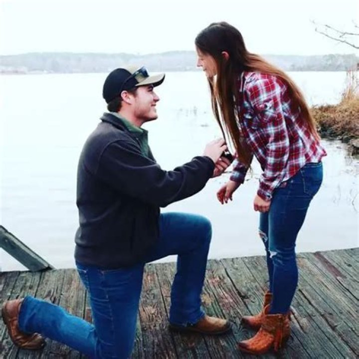 Who is Hannah Barron Dating Now