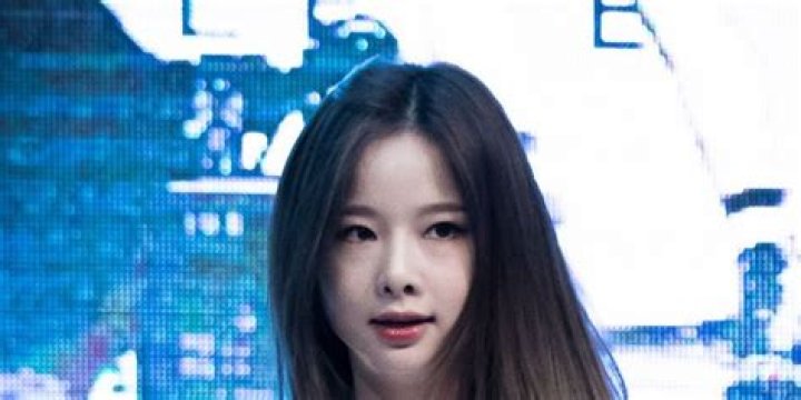 Who is Heo Solji Dating Now?