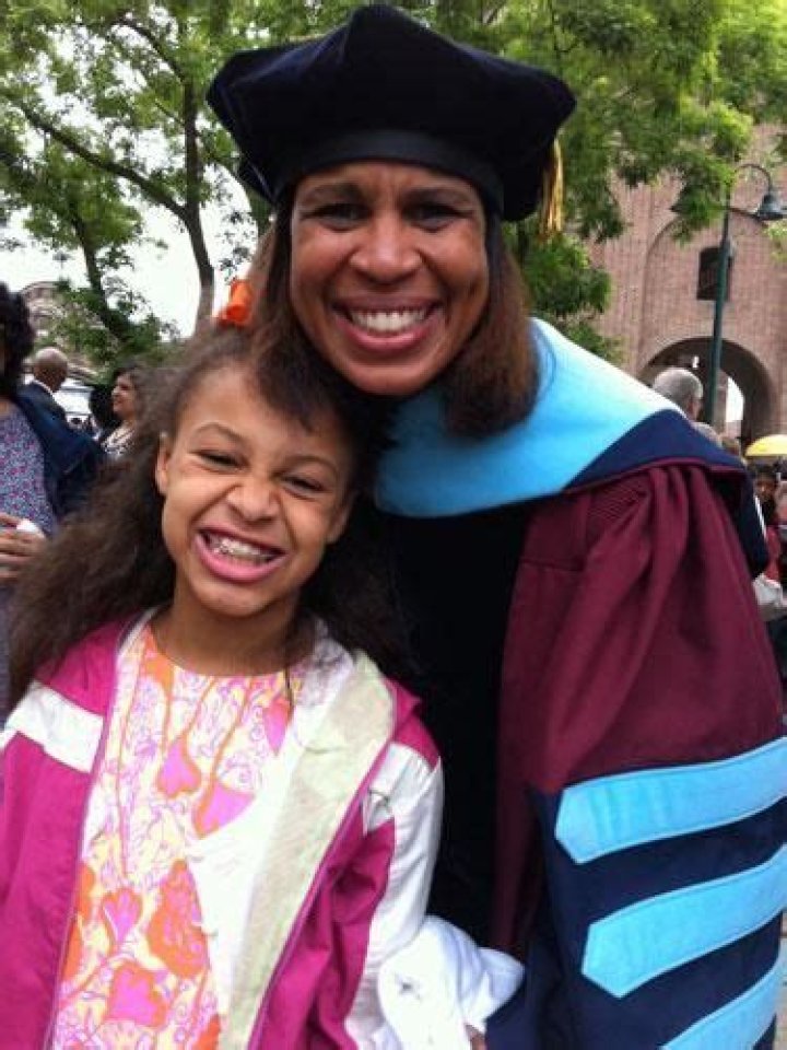 Who is Holly Frazier Dating Now