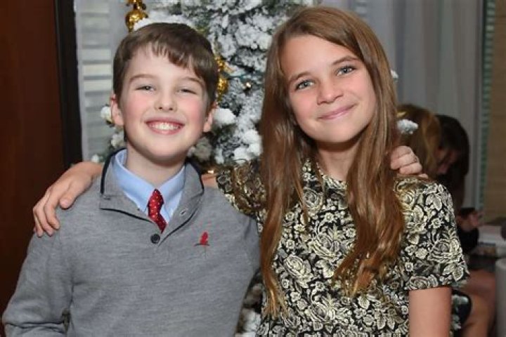 Who is Iain Valliere Dating Now?