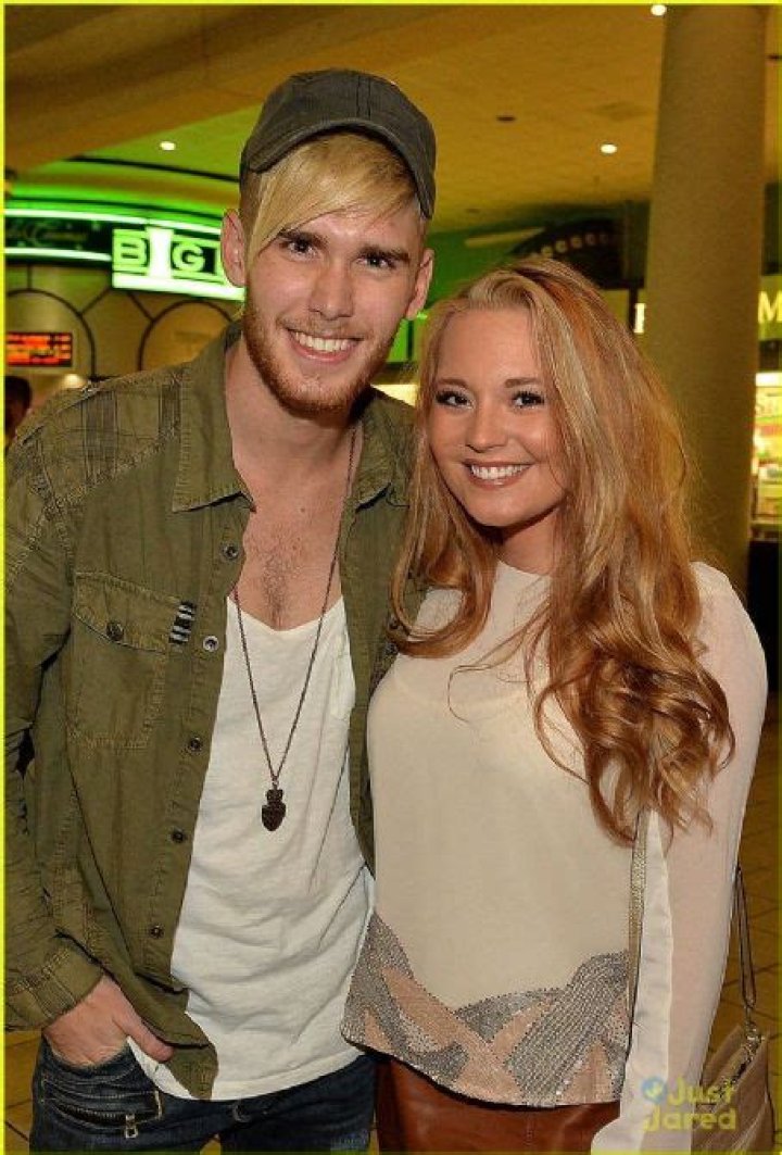 Who is Janelle Arthur Dating Now