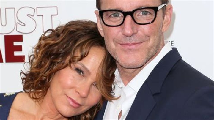 Who is Jennifer Grey Dating Now
