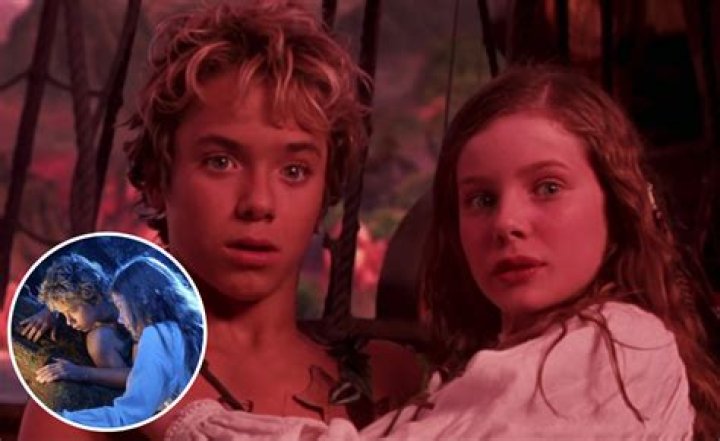 Who is Jeremy Sumpter Dating Now