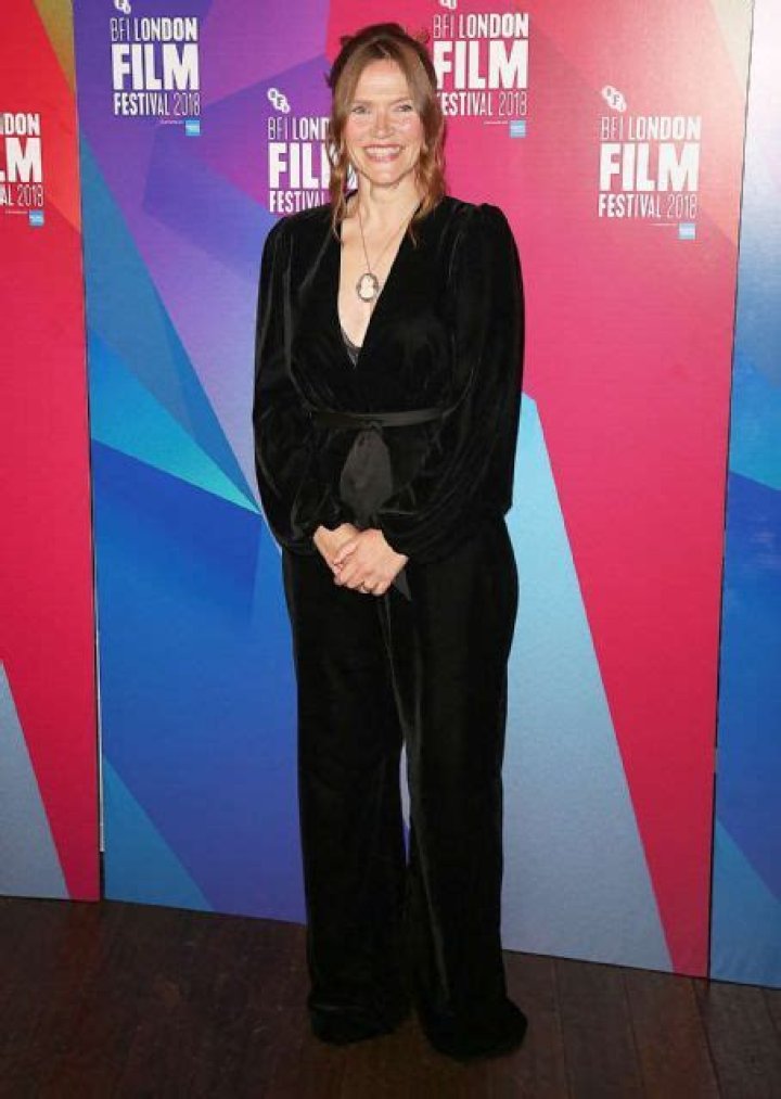 Who is Jessica Hynes Dating Now