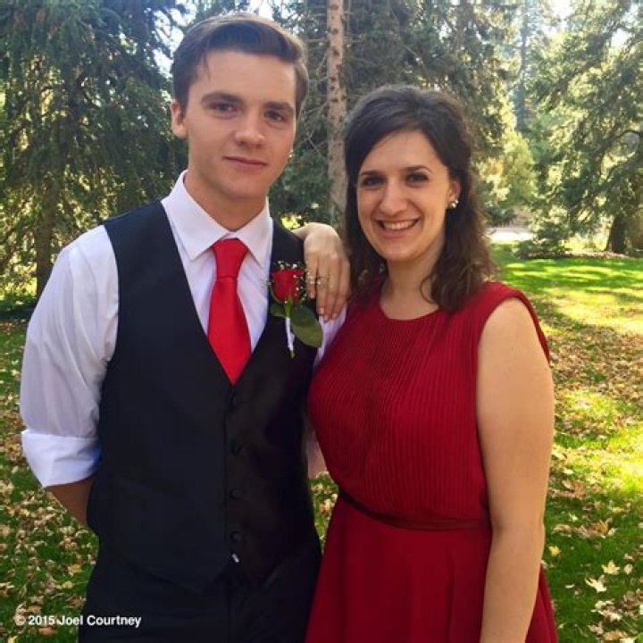 Who is Joel Bosqued Dating Now?