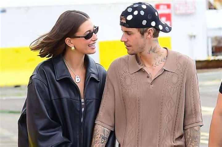 Who is Justin Bieber Dating Now?