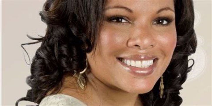 Who is Justine Simmons Dating Now