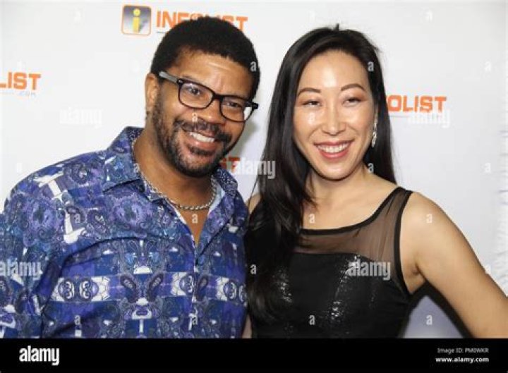 Who is Kelly Perine Dating Now