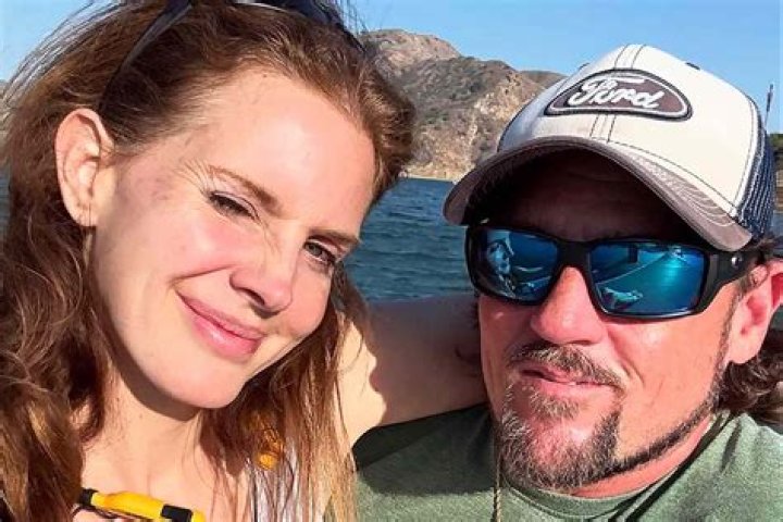 Who is Lanna Lyon Dating Now