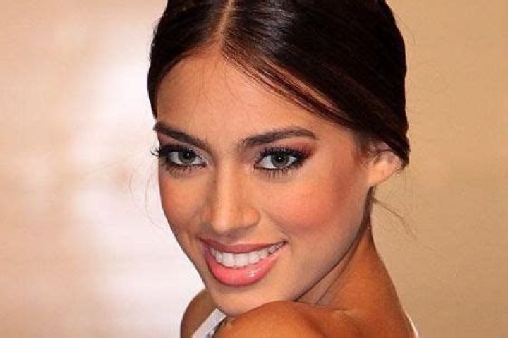 Who is Laura Archbold Dating Now?