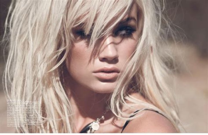 Who is Lauren Bennett Dating Now?