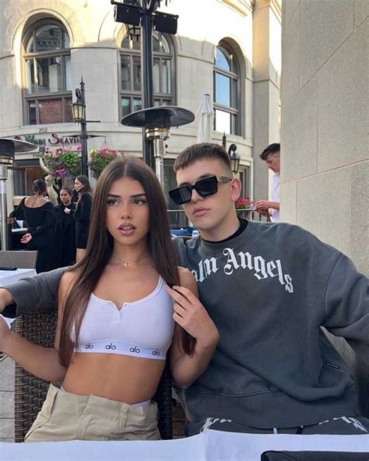 Who is Leah Knauer Dating Now?