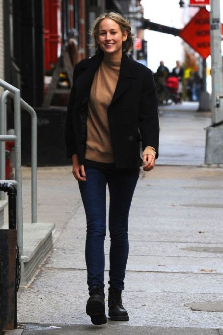 Who is Leelee Sobieski Dating Now