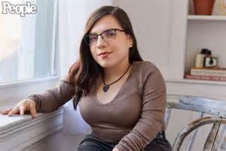 Who is Lily Grace Dating Now