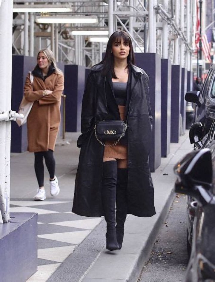 Who is Lisa Ramos Dating Now