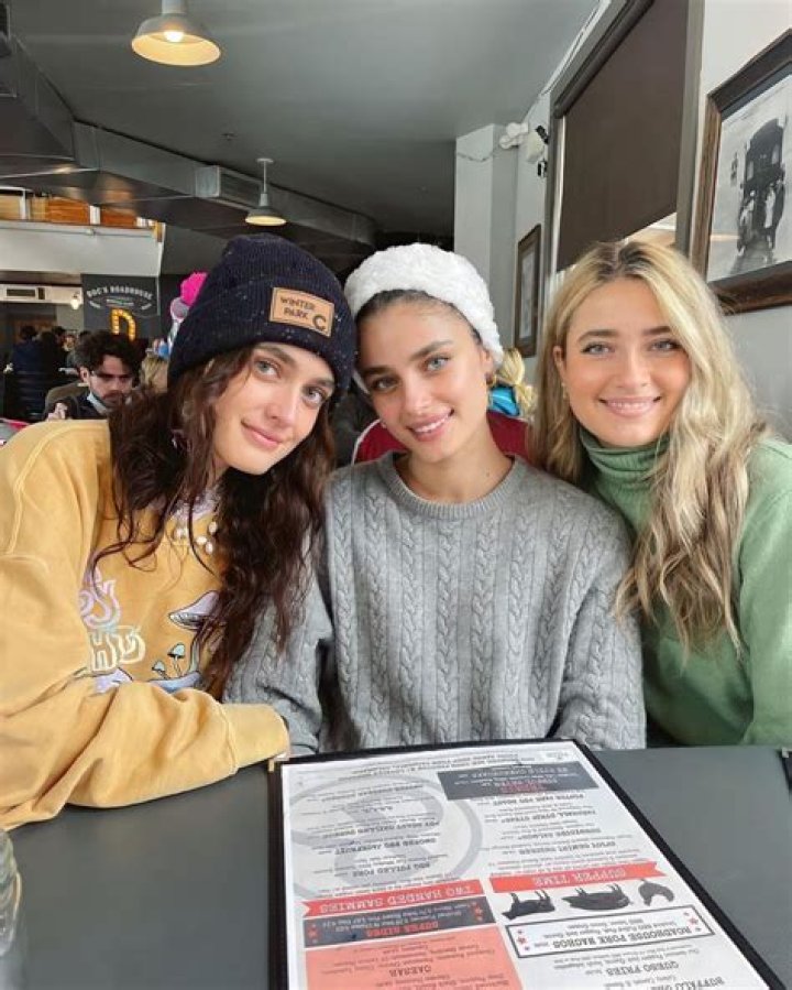 Who is Logan Rae Hill Dating Now