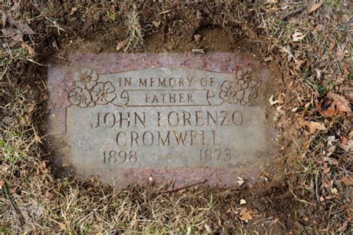 Who is Lorenzo Cromwell Dating Now?